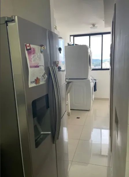 Apartment For Sale in Avenida Balboa