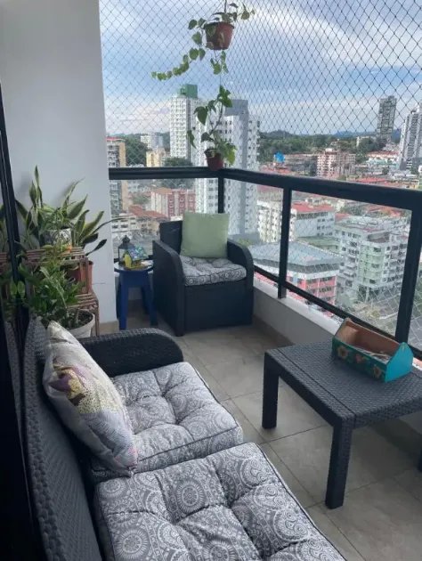 Apartment For Sale in Avenida Balboa