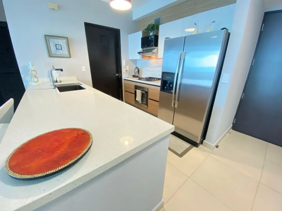 Alquiler de apartamento en Avenida Balboa, frente al mar