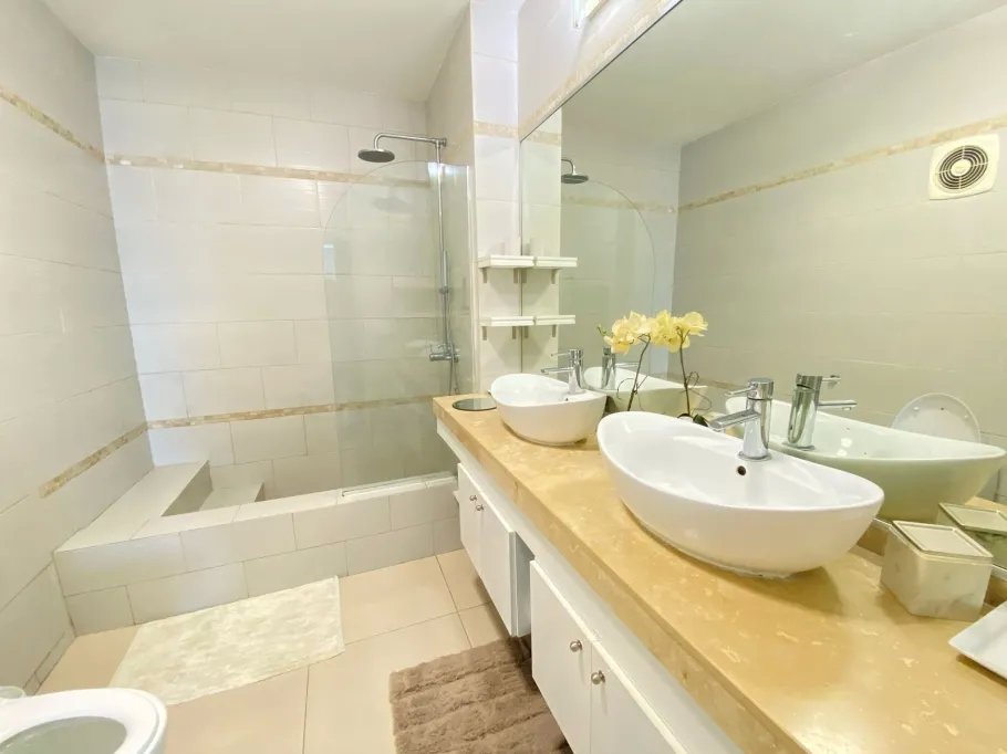 Apartment For Rent in Avenida Balboa, PH Destiny