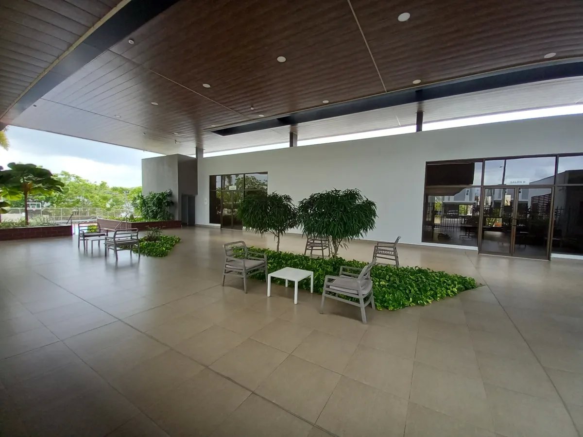 Venta de casa reposeída, Paseo del Norte, PH Victoria, Brisas del Golf