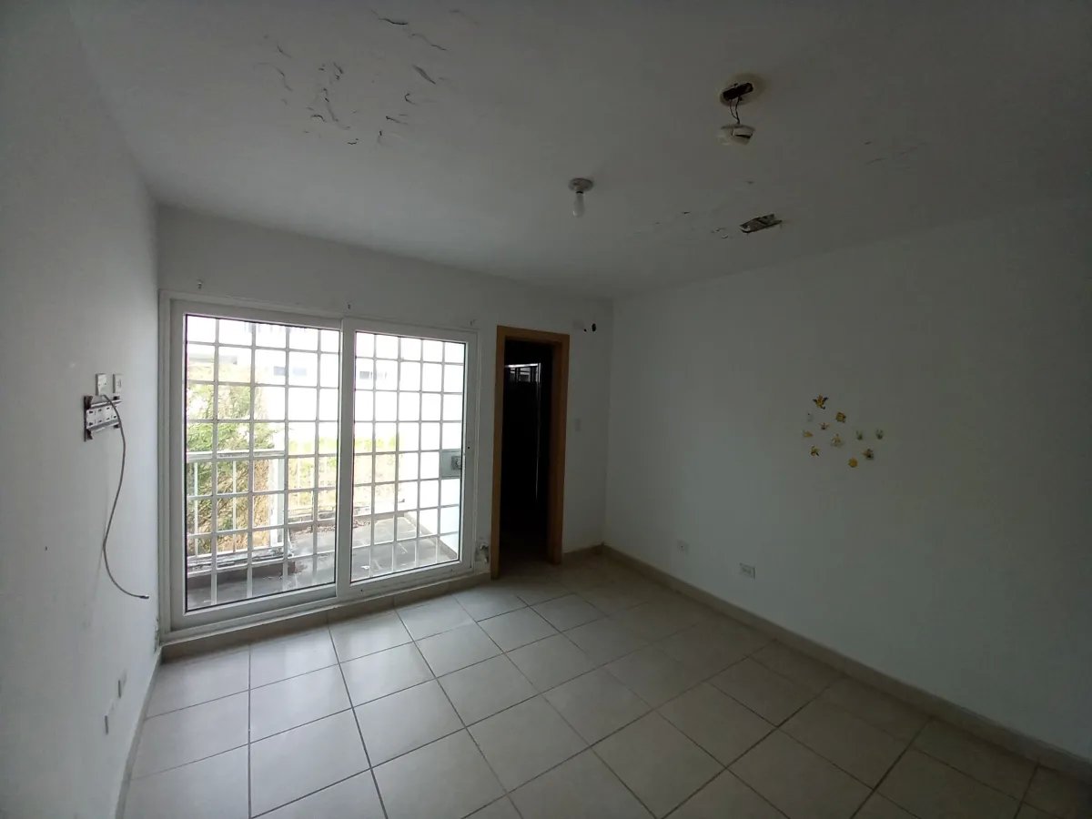 Venta de casa reposeída, Paseo del Norte, PH Victoria, Brisas del Golf