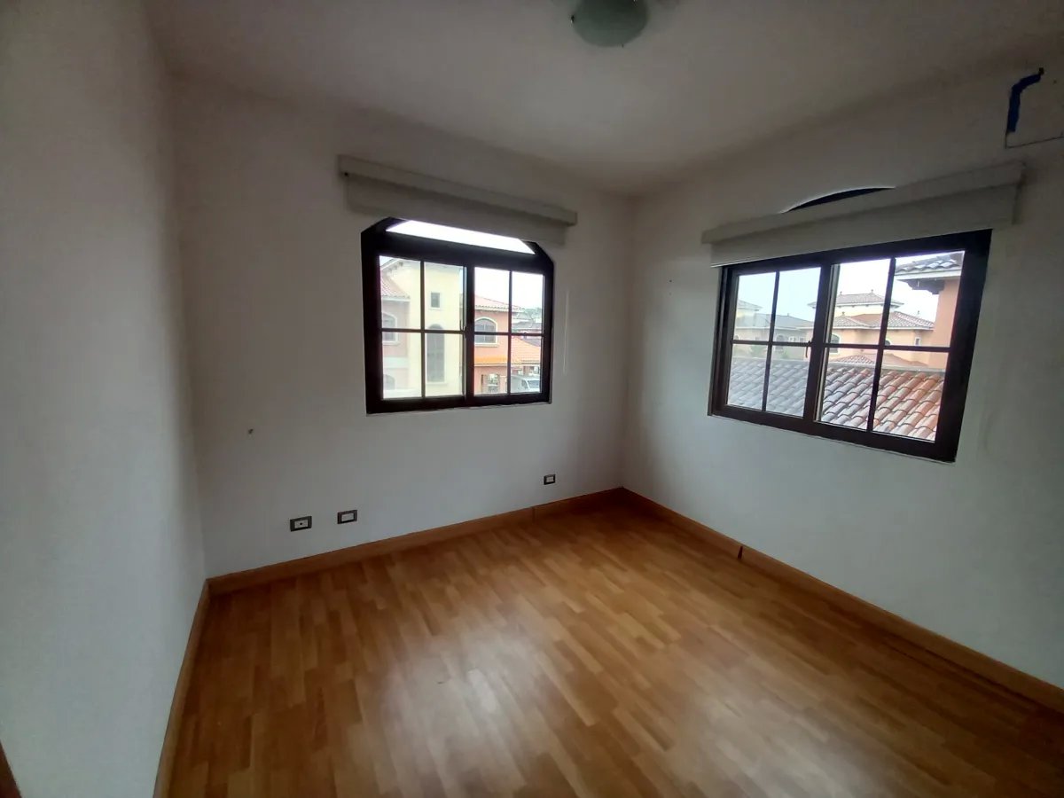 Venta de casa reposeída PH El Doral, Costa Sur