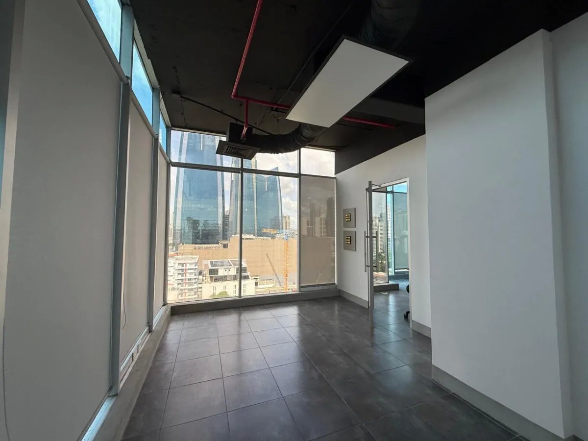 En venta o alquiler, oficina de 63 m² en Obarrio