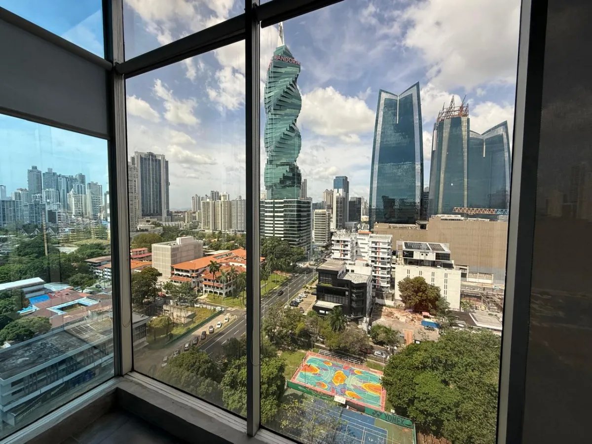 En venta o alquiler, oficina de 63 m² en Obarrio