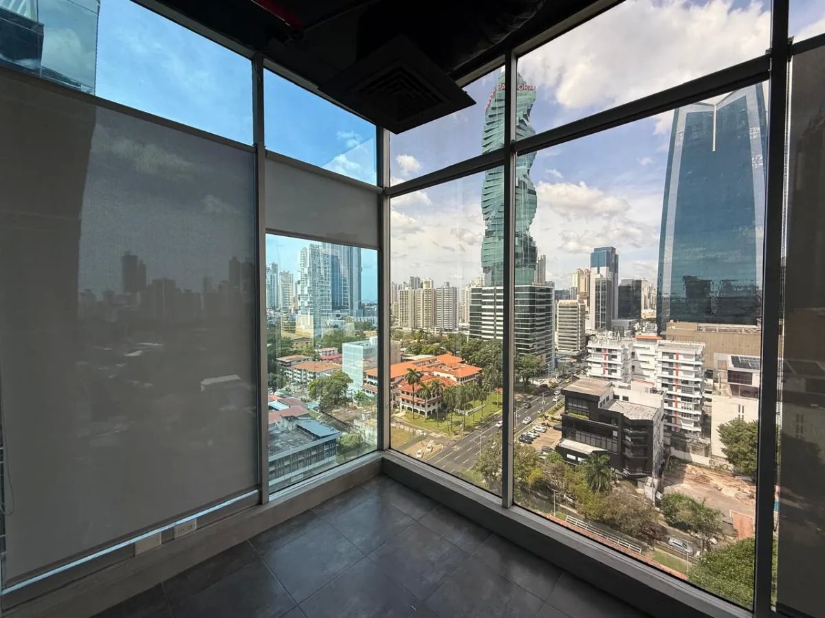 En venta o alquiler, oficina de 63 m² en Obarrio