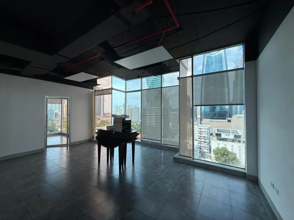 En venta o alquiler, oficina de 63 m² en Obarrio
