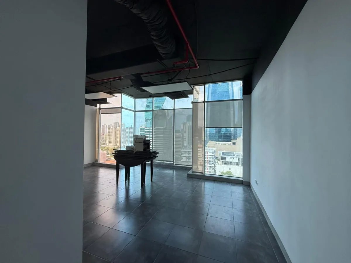 En venta o alquiler, oficina de 63 m² en Obarrio