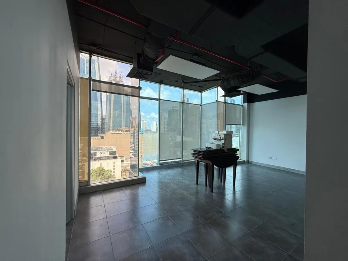En venta o alquiler, oficina de 63 m² en Obarrio