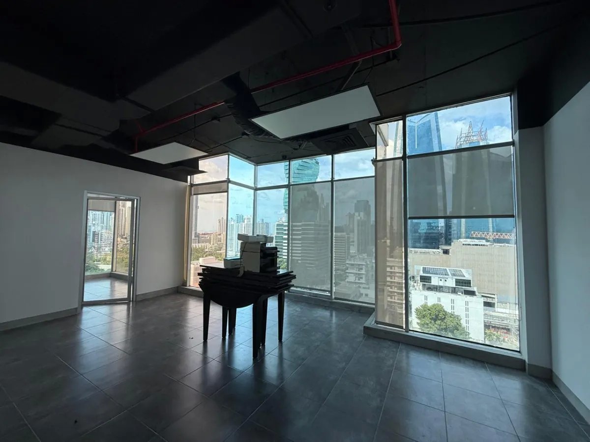 En venta o alquiler, oficina de 63 m² en Obarrio