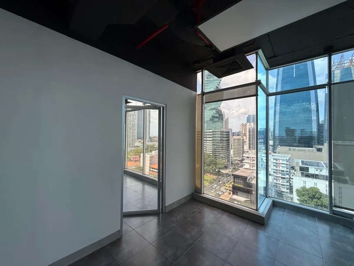 En venta o alquiler, oficina de 63 m² en Obarrio