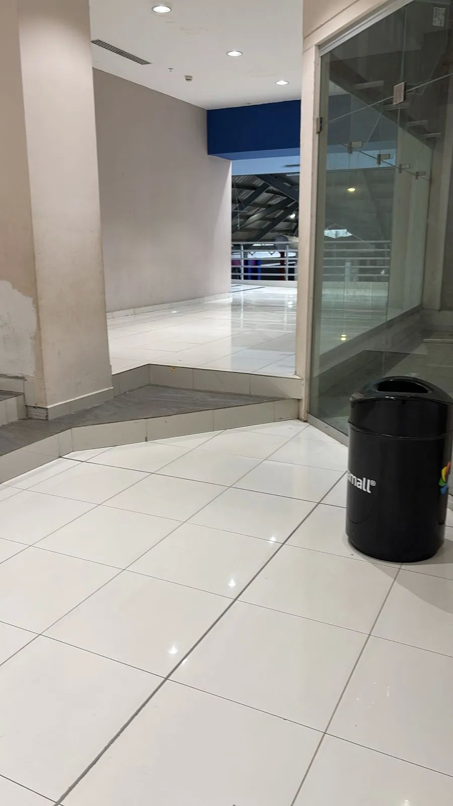 Alquiler de local comercial en Megamall, Panamá Este