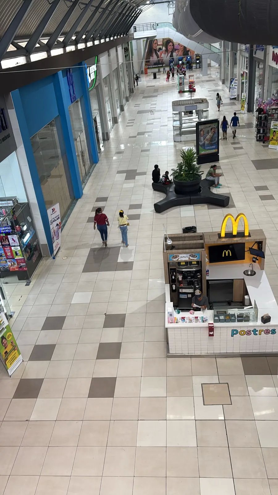 Alquiler de local comercial en Megamall, Panamá Este