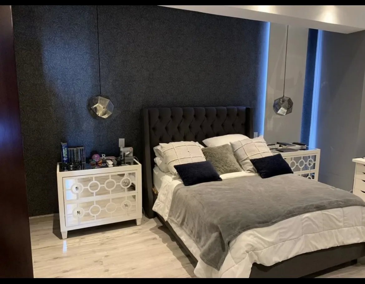 Apartment For Sale in Avenida Balboa