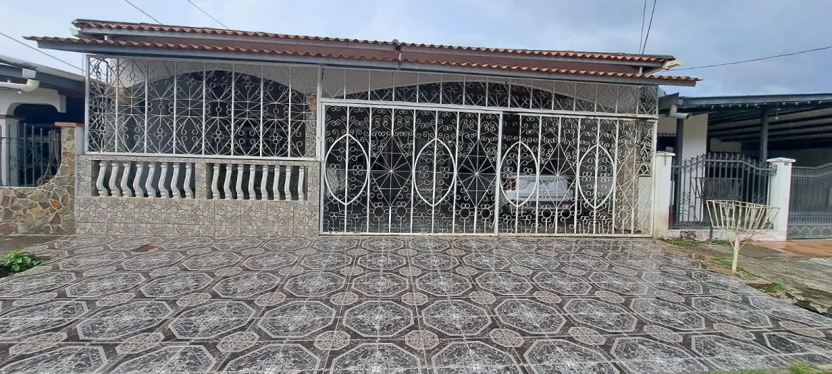 Venta de Casa en Arboleda de Cáceres, Arraiján