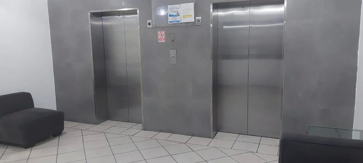 Apartment For Sale in Vía España