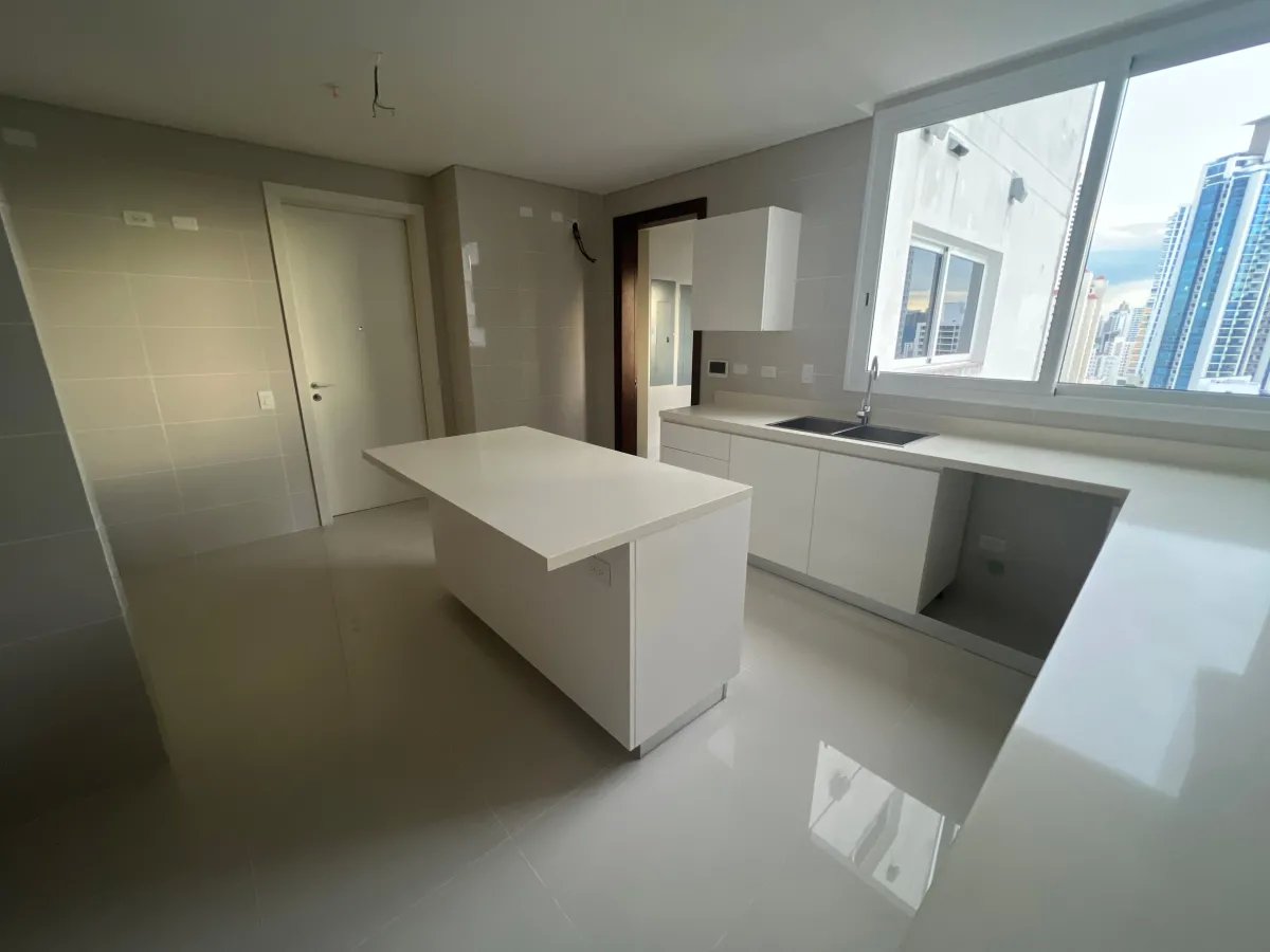 Apartment For Sale in Calle los Fundadores