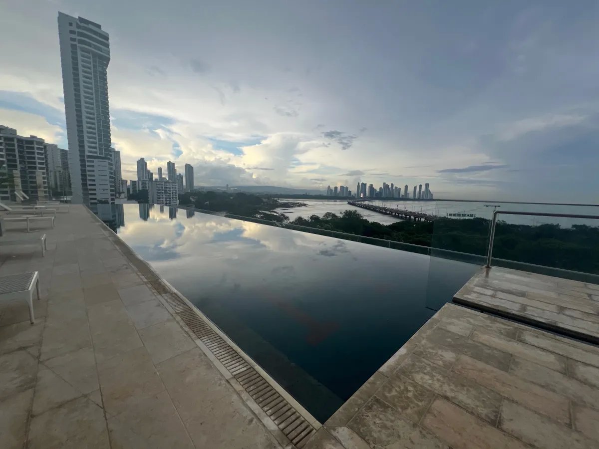 Apartment For Sale in Calle los Fundadores