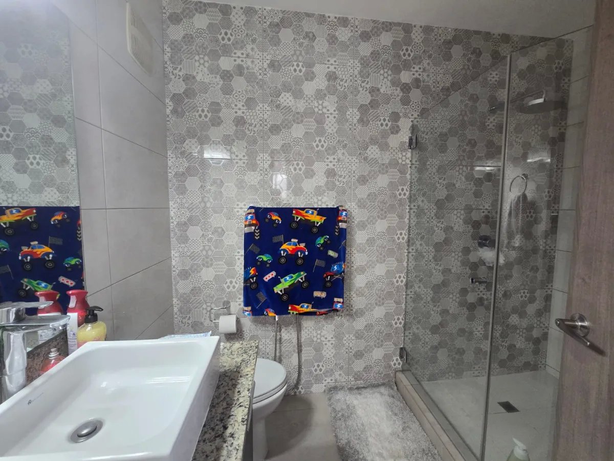 SE VENDE HERMOSO APARTAMENTO EN P.H. LUXOR TOWERS