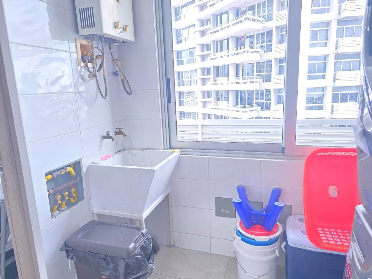 SE VENDE HERMOSO APARTAMENTO EN P.H. LUXOR TOWERS