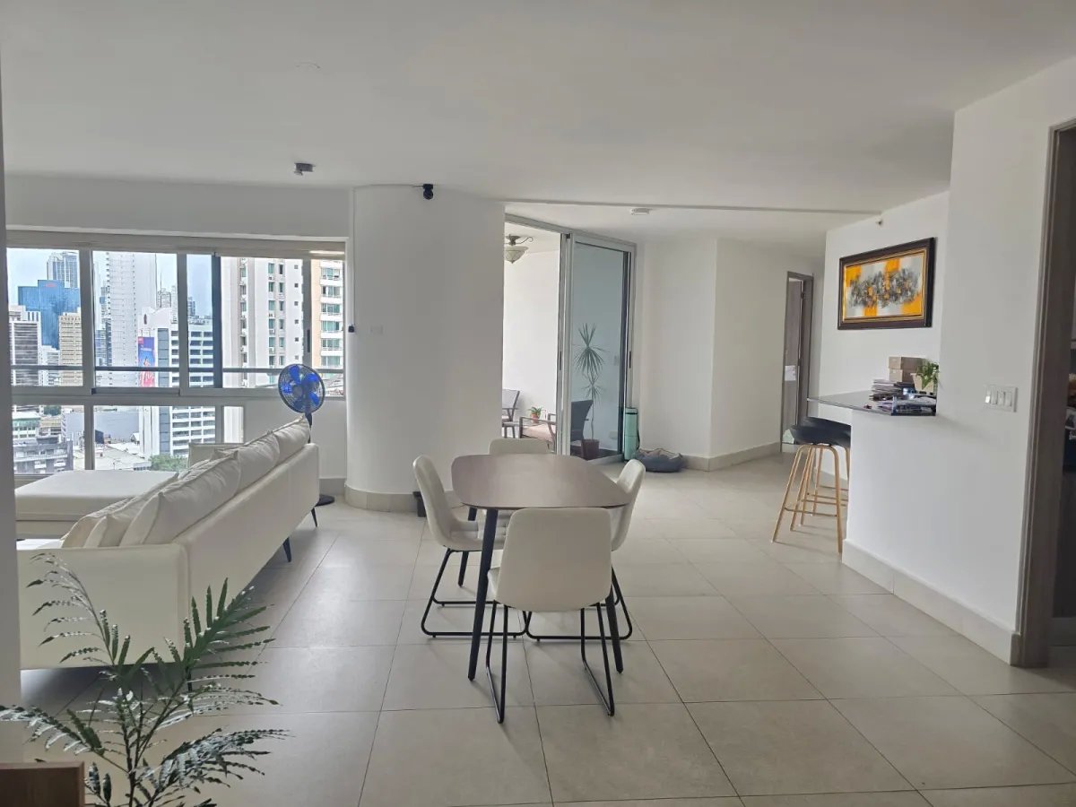 SE VENDE HERMOSO APARTAMENTO EN P.H. LUXOR TOWERS