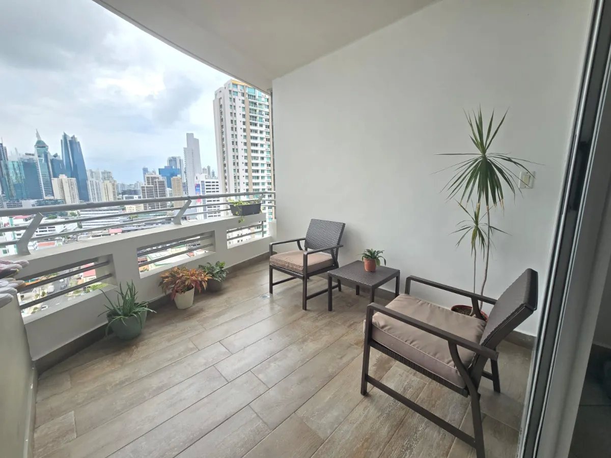 SE VENDE HERMOSO APARTAMENTO EN P.H. LUXOR TOWERS