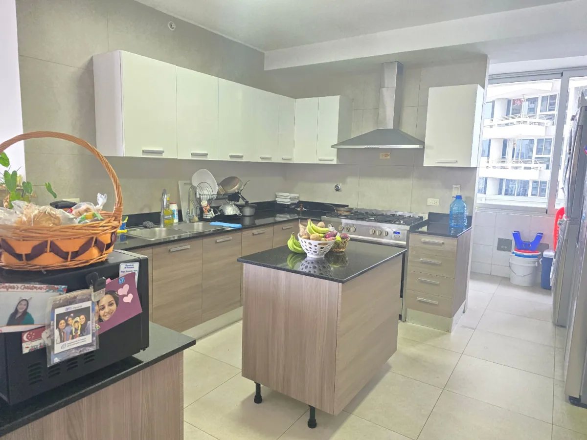 SE VENDE HERMOSO APARTAMENTO EN P.H. LUXOR TOWERS