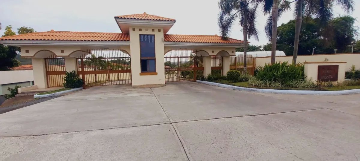 Venta de Casa en Senderos de Bambú, Arraiján, Panamá