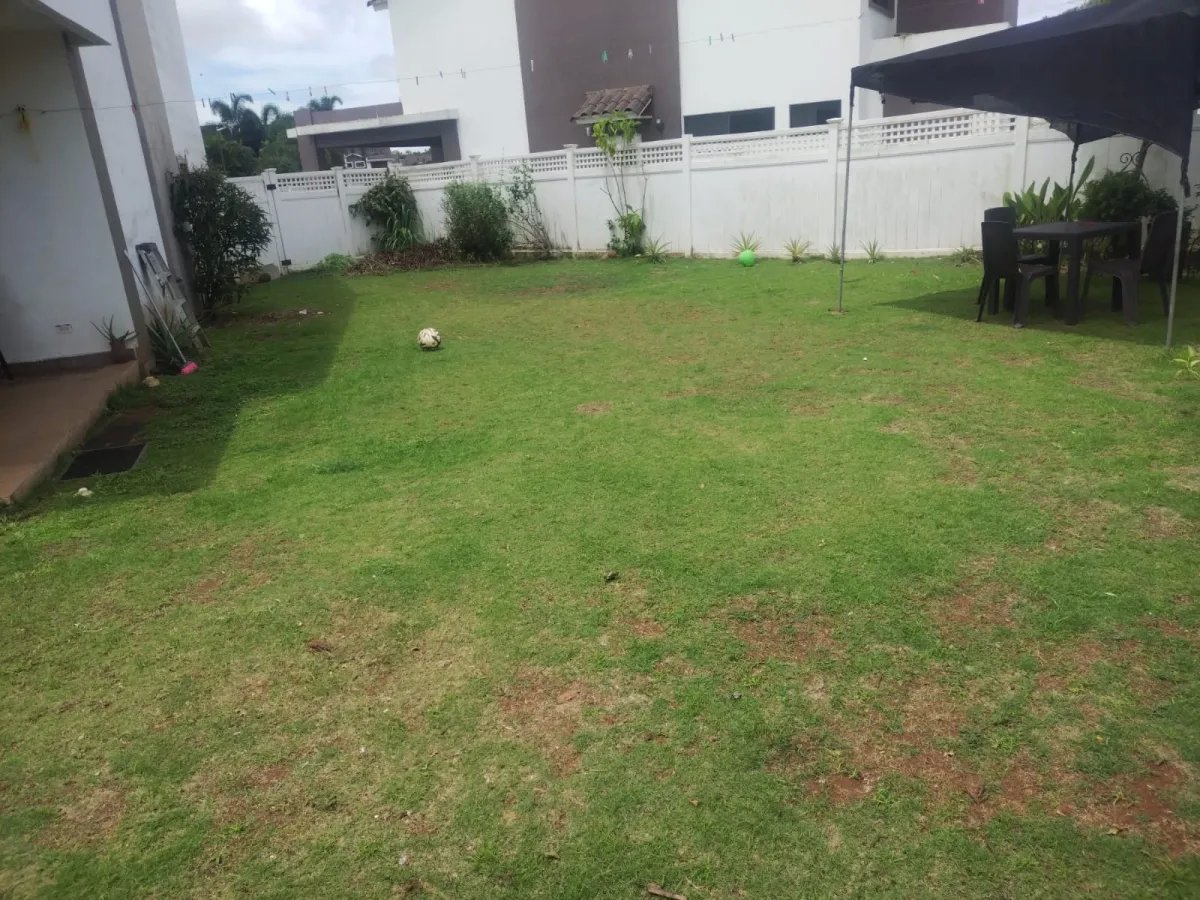 Se vende casa en PH Olimpus, Brisas del Golf