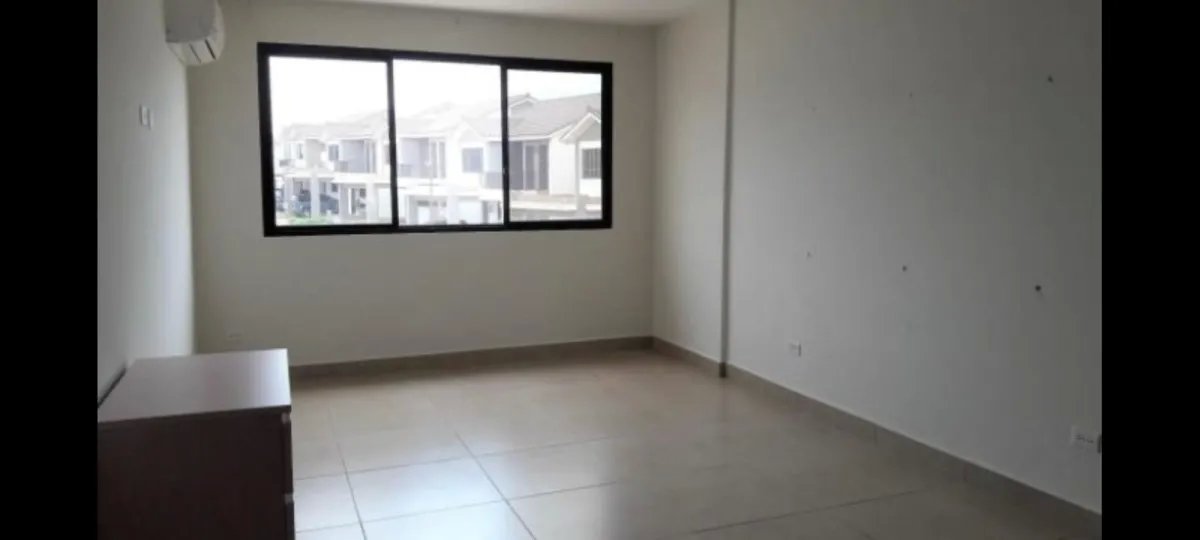 Se vende casa en PH Olimpus, Brisas del Golf