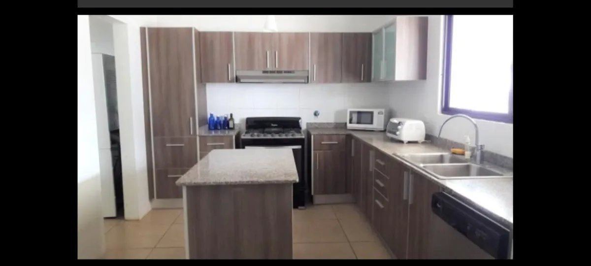 Se vende casa en PH Olimpus, Brisas del Golf
