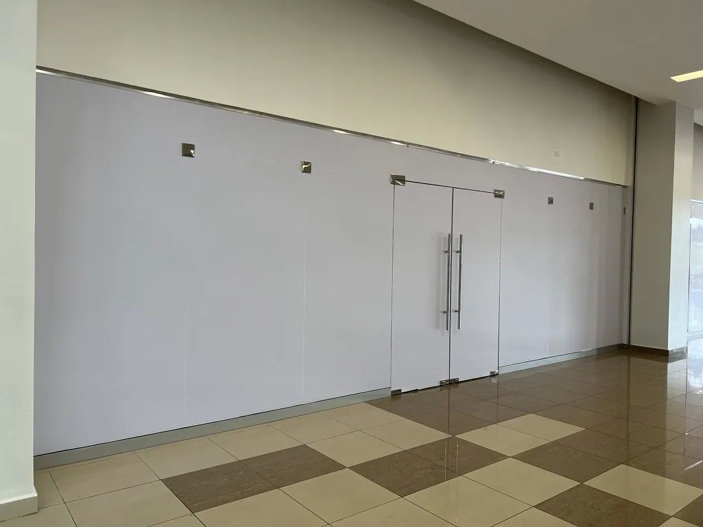 SE VENDE O ALQUILA LOCAL COMERCIAL EN WESTLAND MALL