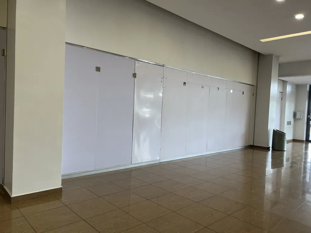 SE VENDE O ALQUILA LOCAL COMERCIAL EN WESTLAND MALL