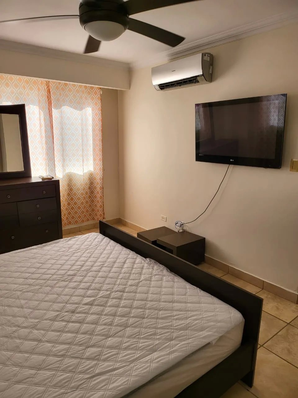 ALQUILER DE CASA AMOBLADA PH EVEREST BRISAS NORTE - PANAMÁ