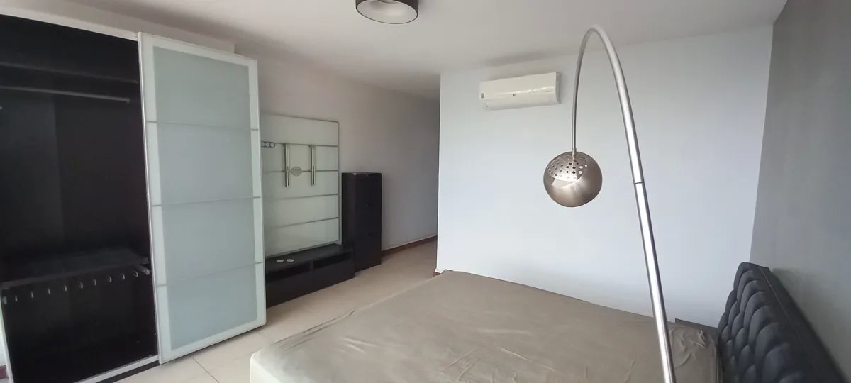 Apartment For Sale in San Francisco