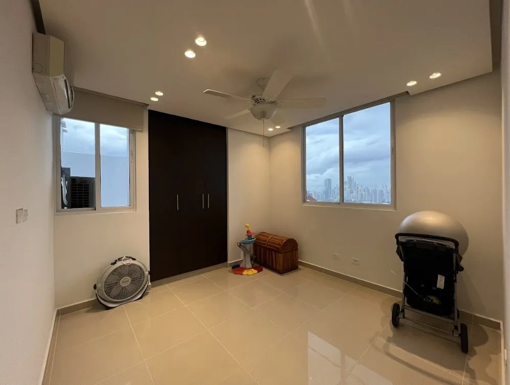 Apartment For Sale in PH. Mandarin Bay, Calle 76 Este