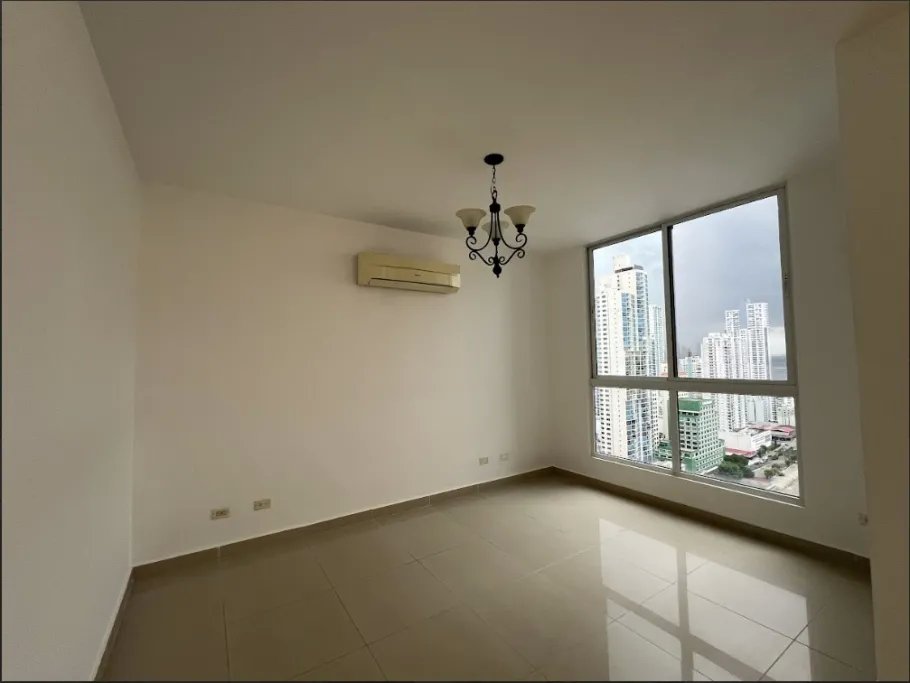 SE VENDE ESPACIOSO APARTAMENTO CON VISTA AL MAR EN SAN FRANCISCO
