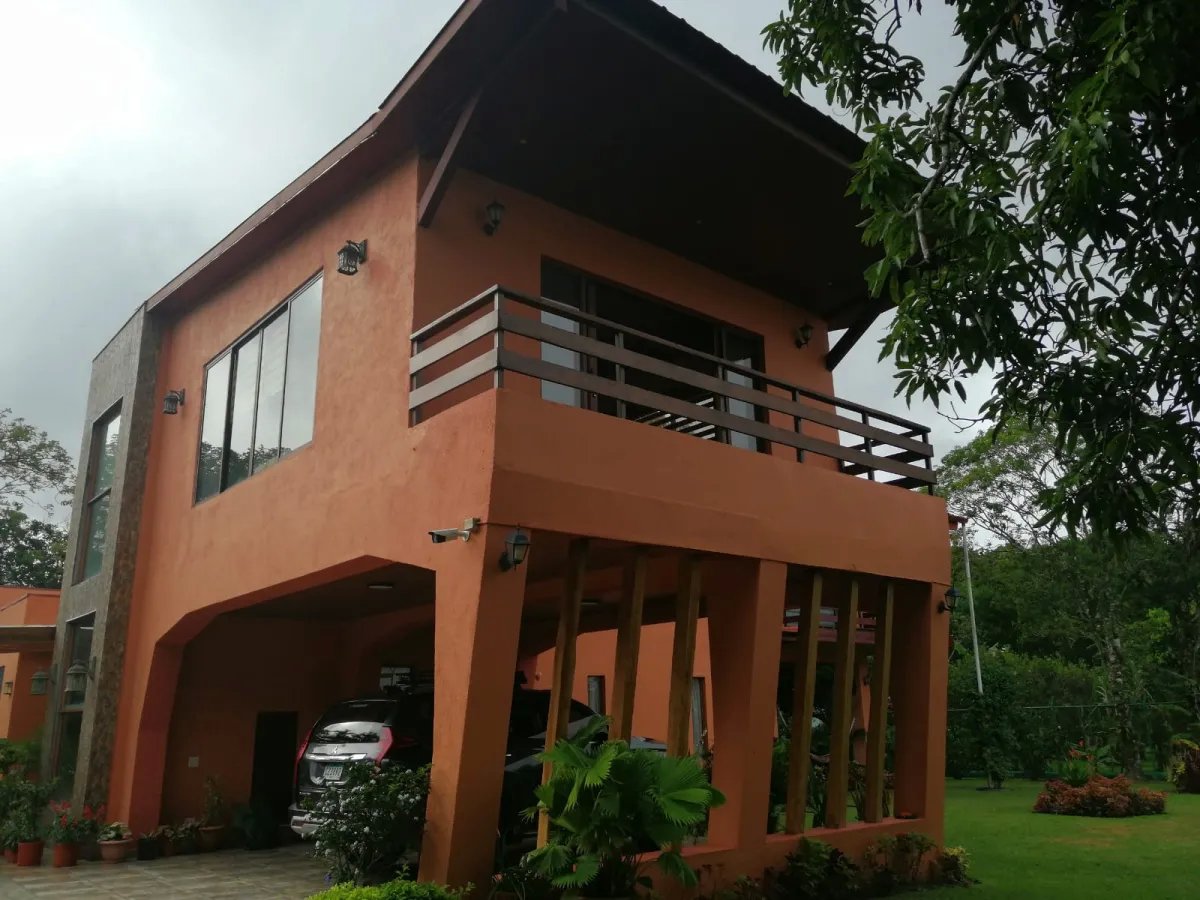 SE VENDE CASA EN EL VALLE DE ANTON