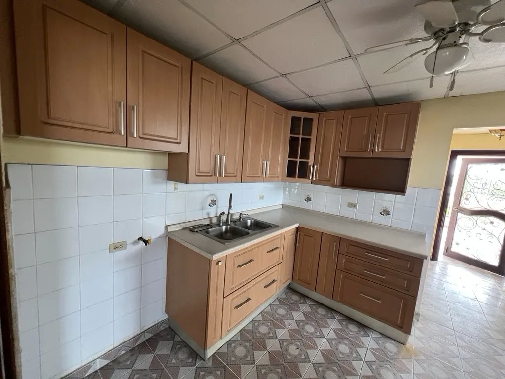 SE VENDEN DOS CASAS EN BETANIA