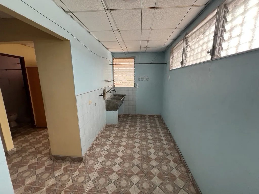 Multi-Family For Sale in Calle 75D Oeste