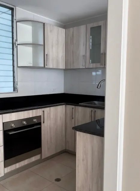 Apartment For Sale in Edison Park