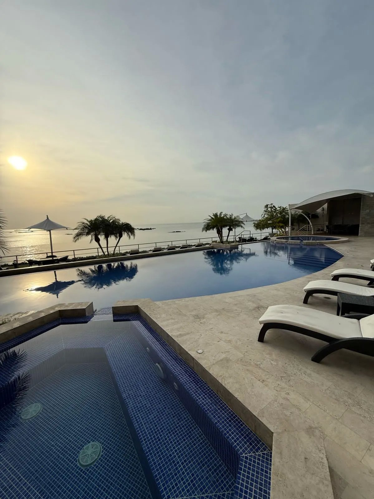 Venta de Apartamento FULL AMUEBLADO en Piso Alto, PH. OCEANAIRE