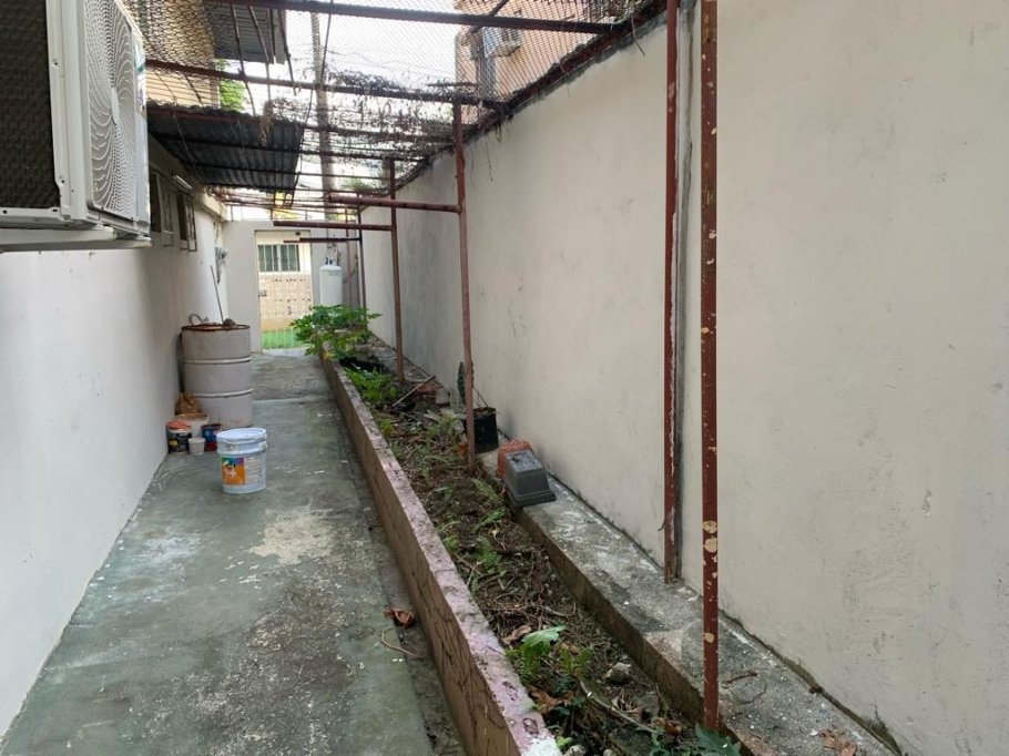 Duplex For Sale in Los Angeles