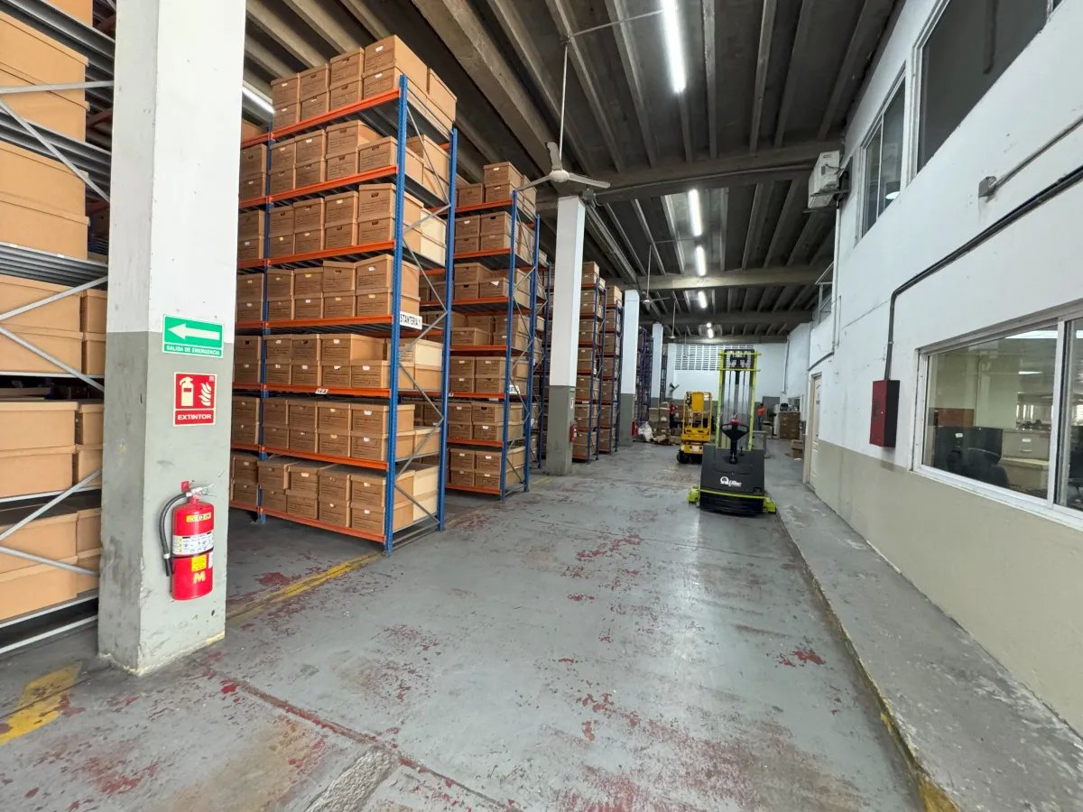 Industrial For Sale in Avenida Balboa