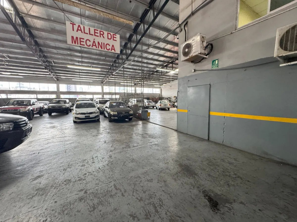 Industrial For Sale in Avenida Balboa