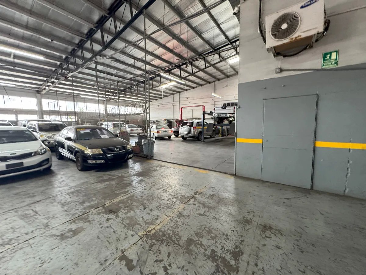 Industrial For Sale in Avenida Balboa