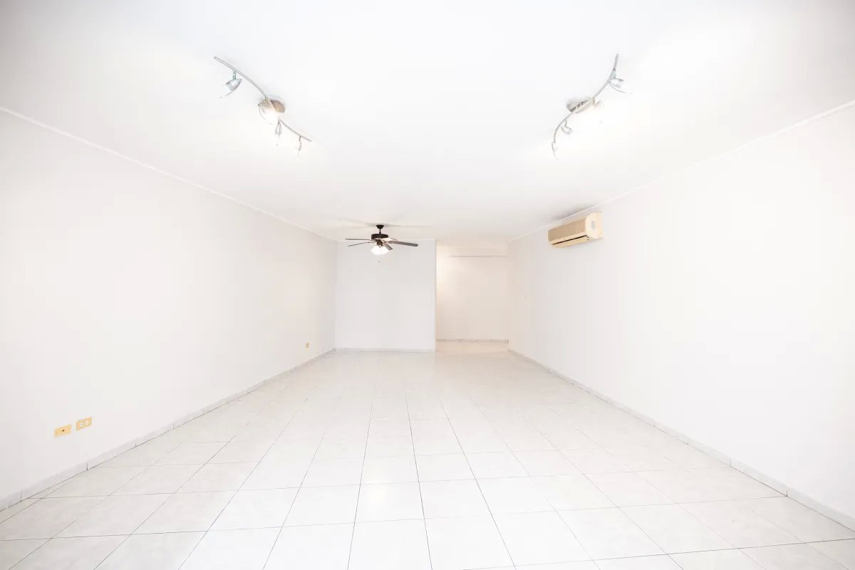 Apartment For Sale in Punta Paitilla