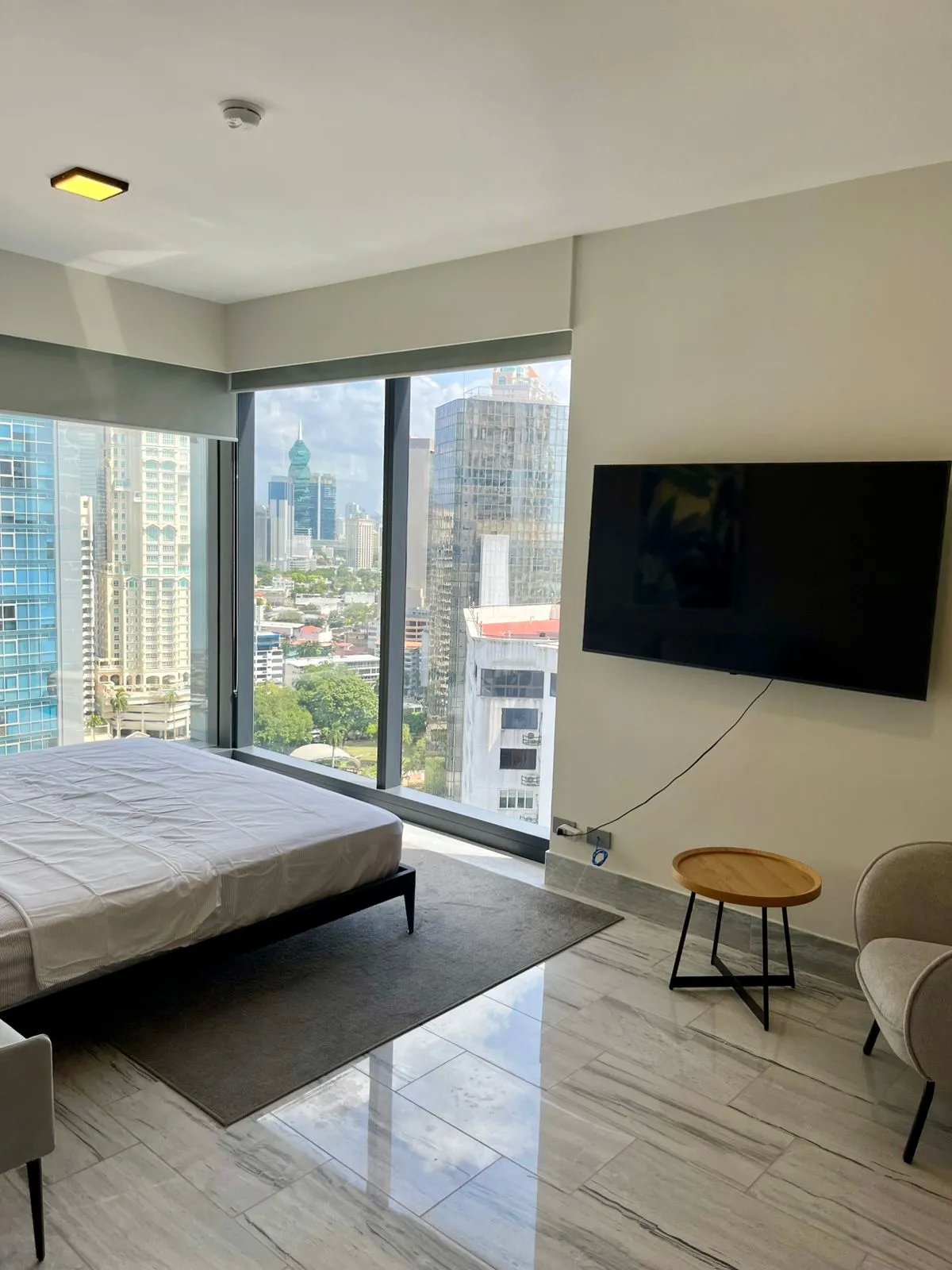 Apartment For Rent in Avenida Balboa