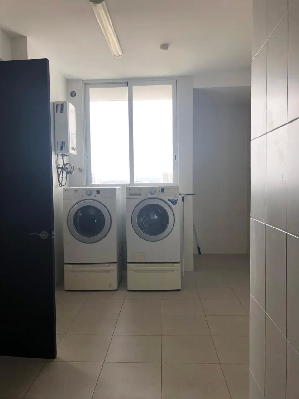 Alquiler de Apartamento L/B primera Línea Costa del Este - Panamá