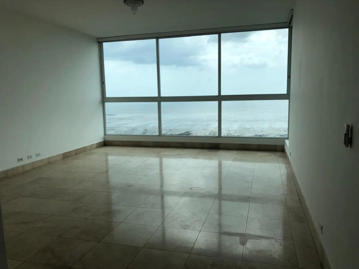 Alquiler de Apartamento L/B primera Línea Costa del Este - Panamá
